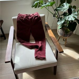 American Eagle cropped, corduroy pants in a soft magenta. Size 2 stretch fabric